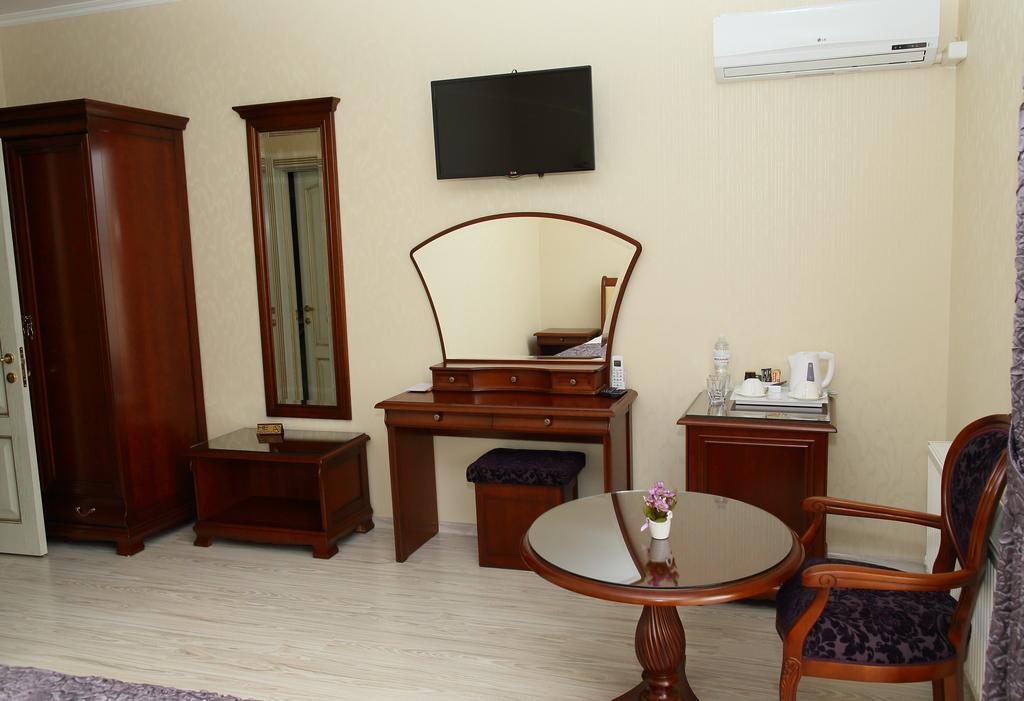 Prima Villa Guest House Vinnytsia Extérieur photo